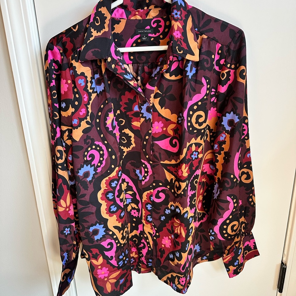 Ann Taylor Multicolor Paisley Button-Up Shirt SZ M